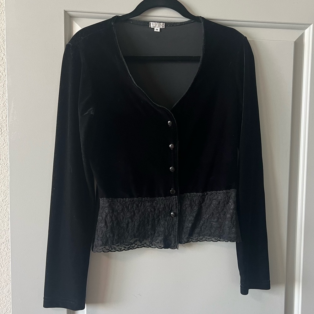 Vintage Velvet and Lace Button Down Long Sleeve Top in Size Medium
